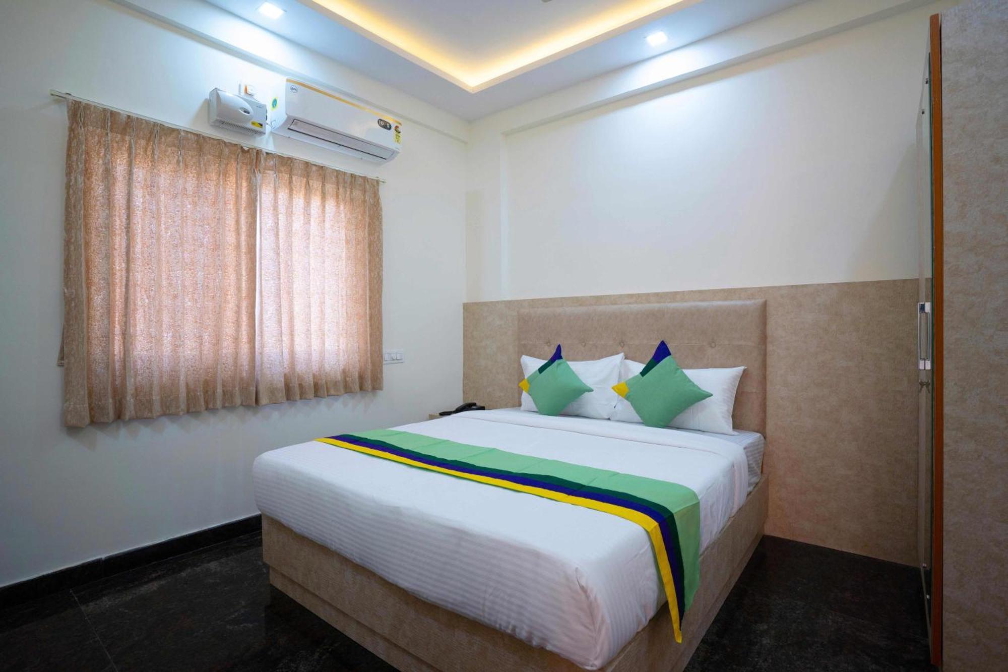Treebo Galaxy Kings Suites, Hebbal Bangalore Exterior foto