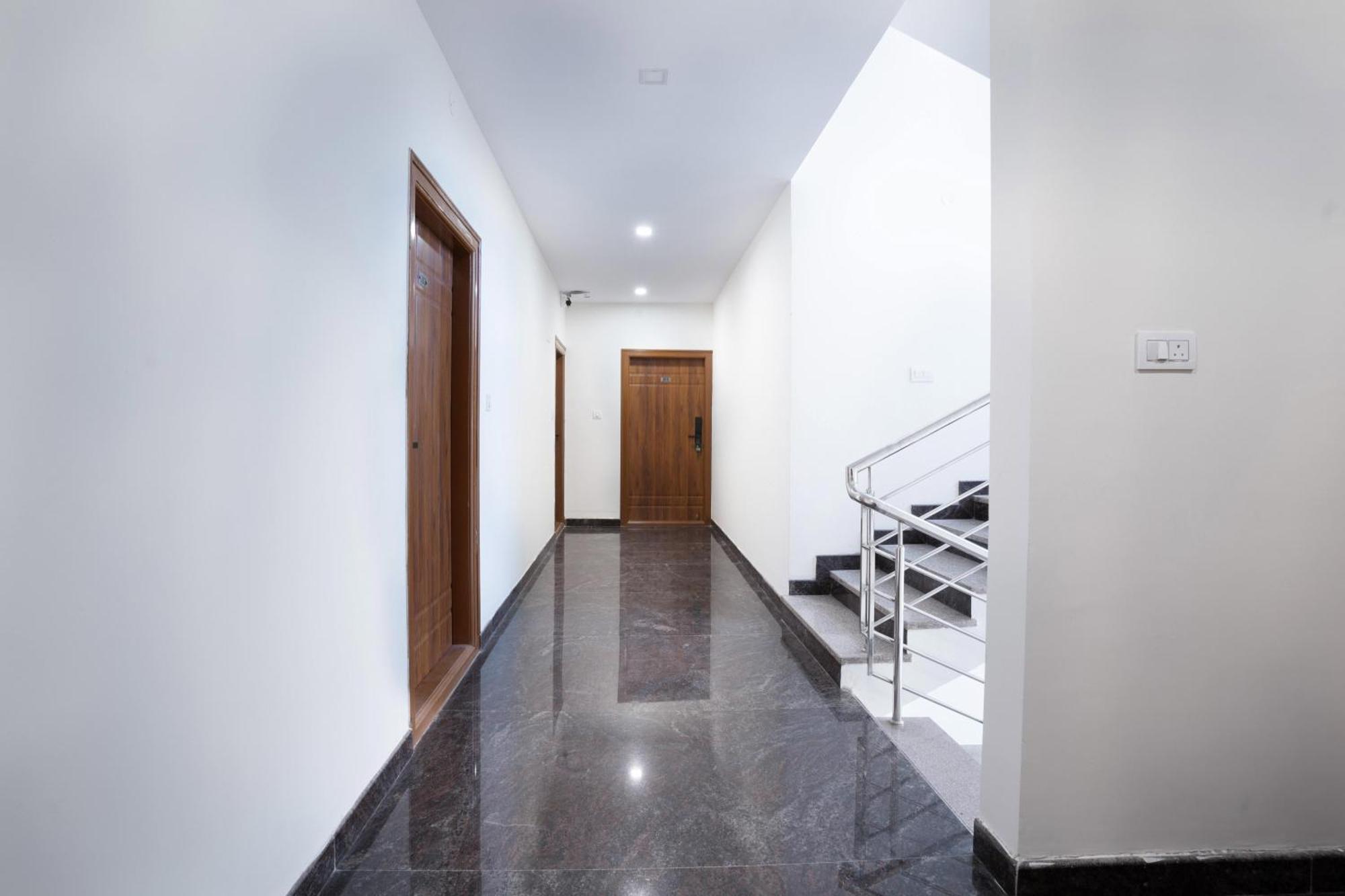 Treebo Galaxy Kings Suites, Hebbal Bangalore Exterior foto