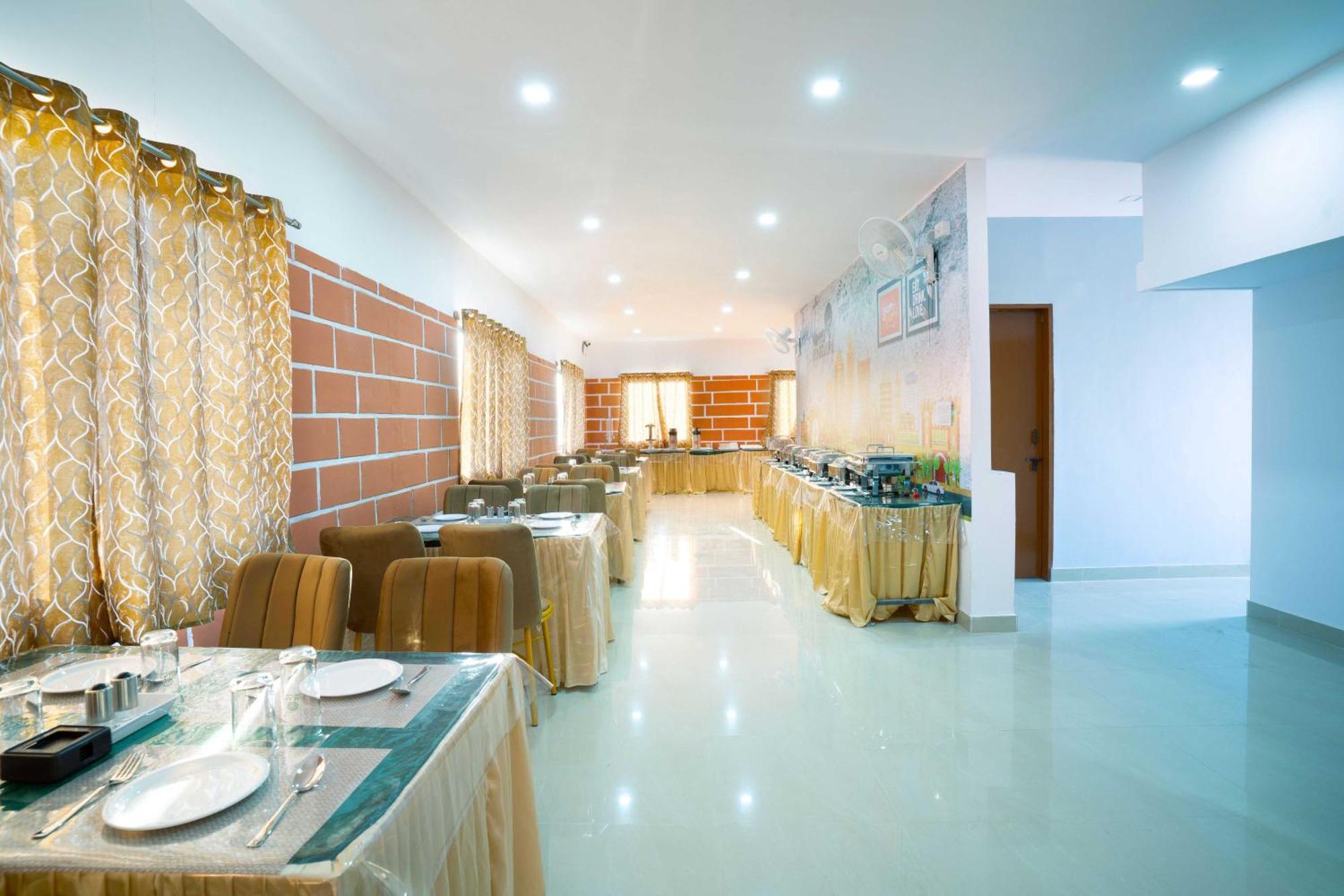Treebo Galaxy Kings Suites, Hebbal Bangalore Exterior foto