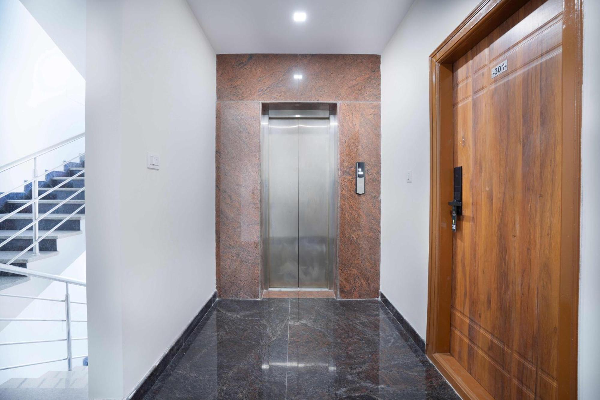 Treebo Galaxy Kings Suites, Hebbal Bangalore Exterior foto