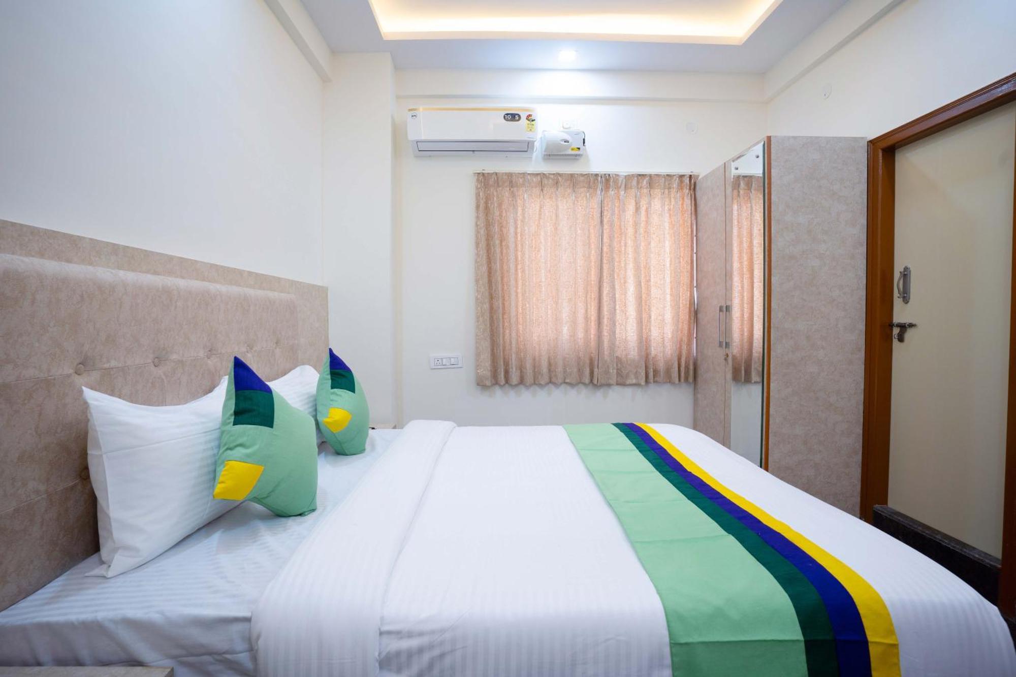 Treebo Galaxy Kings Suites, Hebbal Bangalore Exterior foto