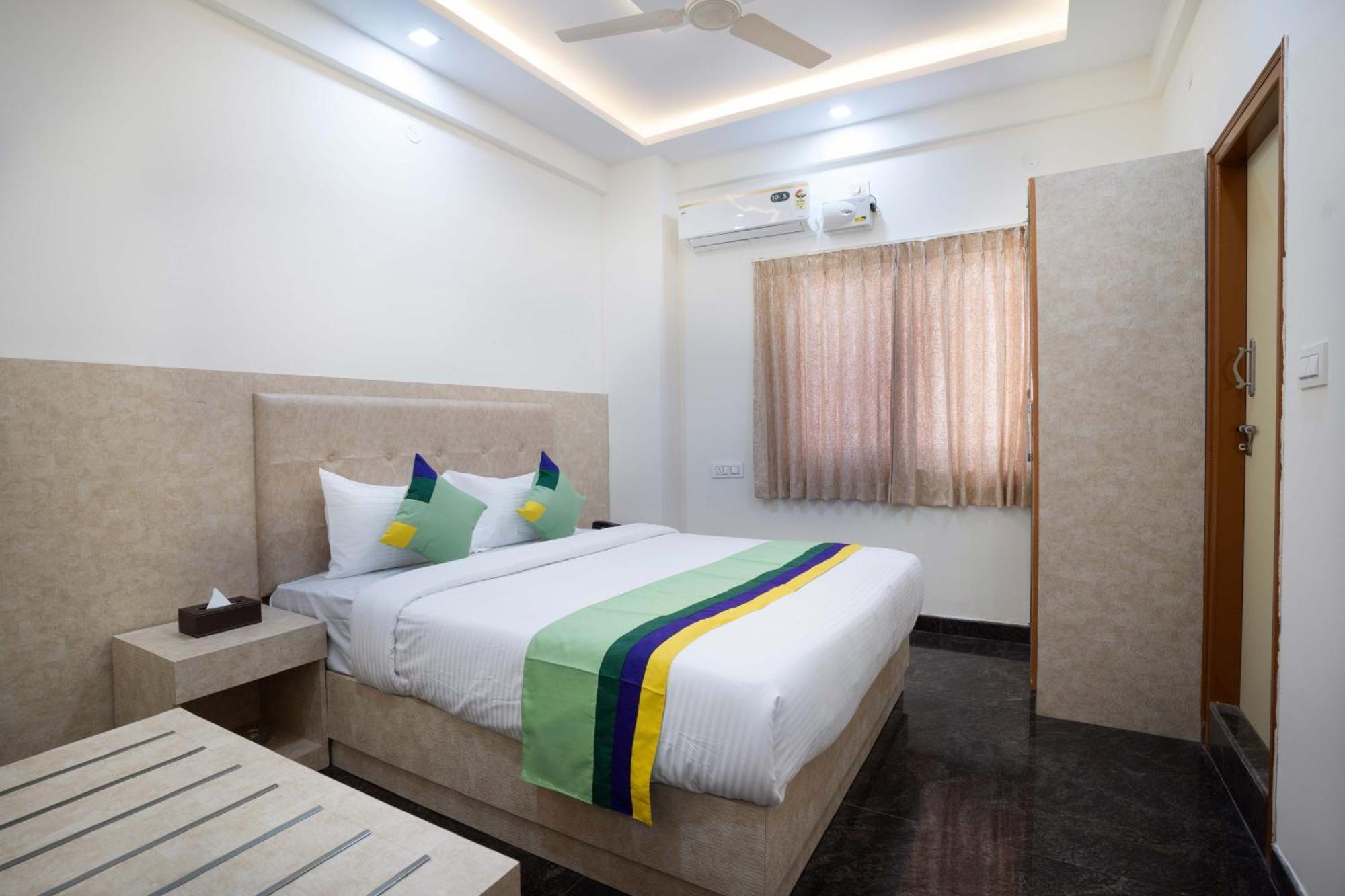 Treebo Galaxy Kings Suites, Hebbal Bangalore Exterior foto